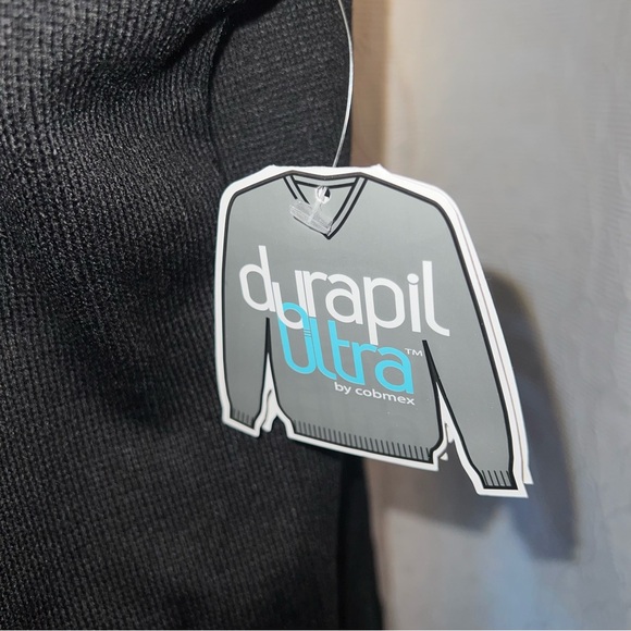 Doc & Amelia vest and sweater - Picture 4 of 11